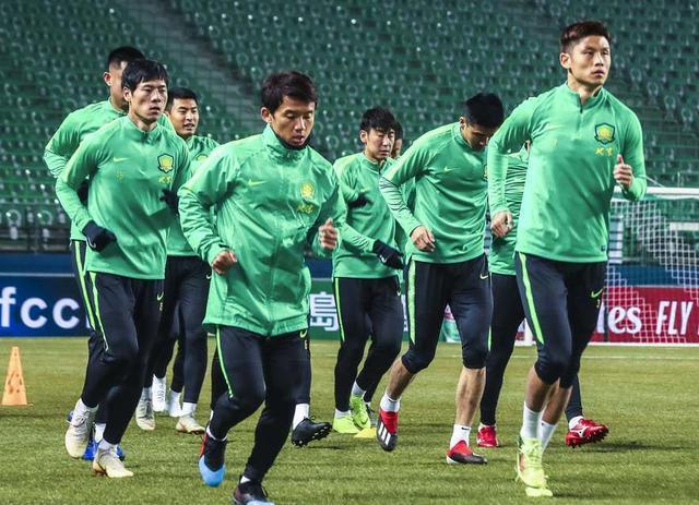 关于窗口期亚冠焦点战,北京国安完成体检,更衣室稳定,训练强度明显提升的信息 关于窗口期亚冠焦点战,北京国安完成体检,更衣室稳定,训练强度明显提升的信息