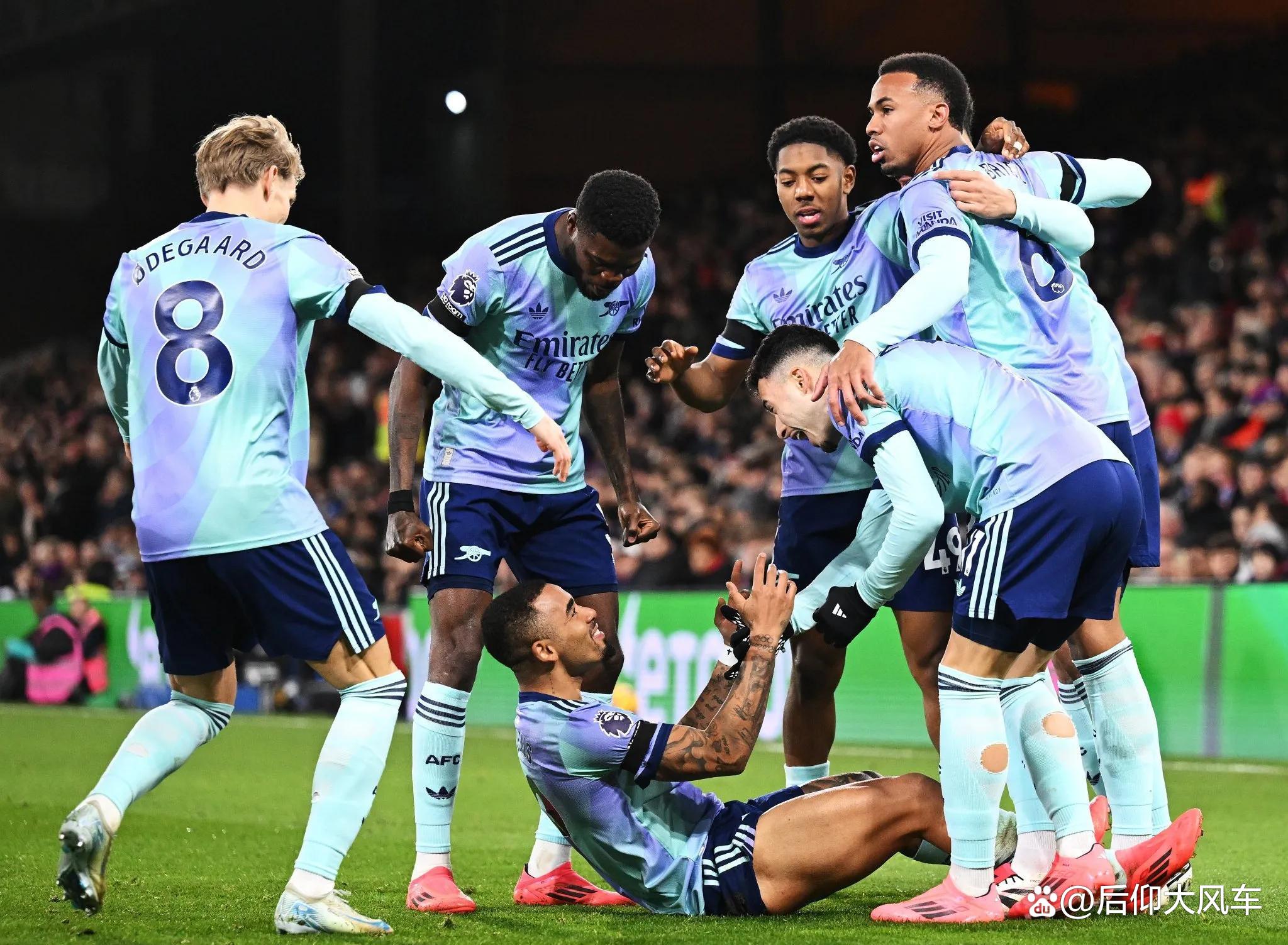 包含国际比赛日勒沃库森备战法甲，单刀错失细节曝光，话题不断，阵容厚度经受考验的词条