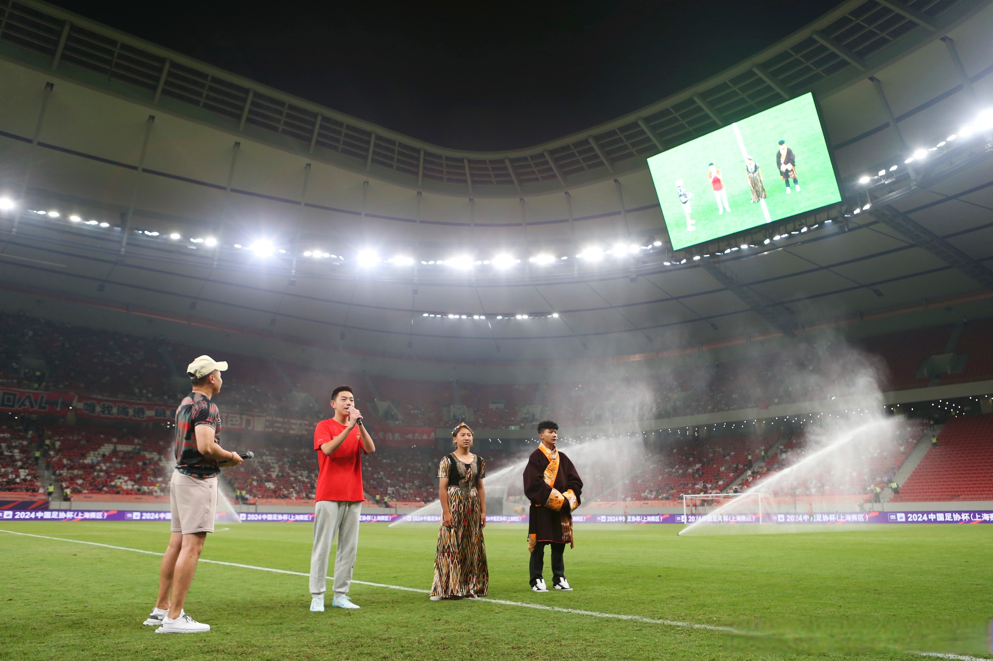 包含上海海港发布备战花絮;赛前豪取连胜;CBA季后赛任务艰巨;更衣室氛围转暖的词条 包含上海海港发布备战花絮;赛前豪取连胜;CBA季后赛任务艰巨;更衣室氛围转暖的词条