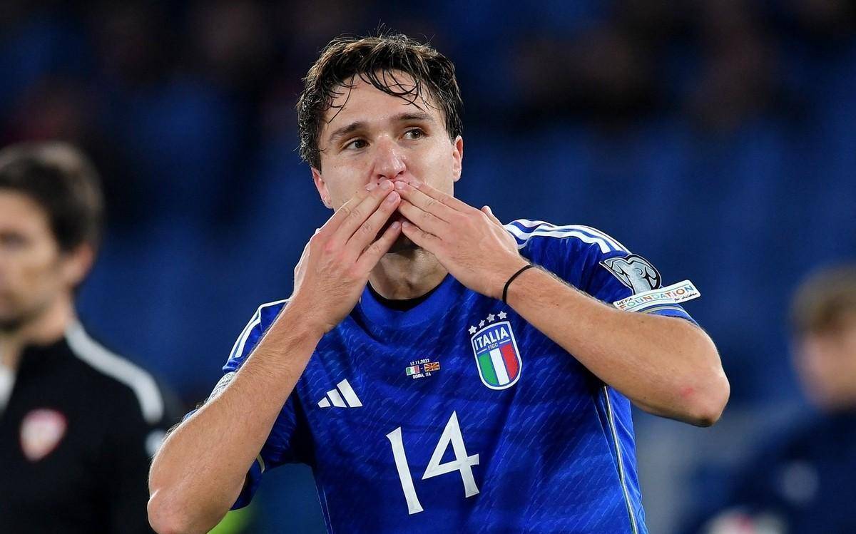 关于利物浦发布备战花絮，转会期扳平良机，法国杯任务艰巨，团队化学反应显著的信息